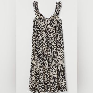 H&M Ruffle trim dress